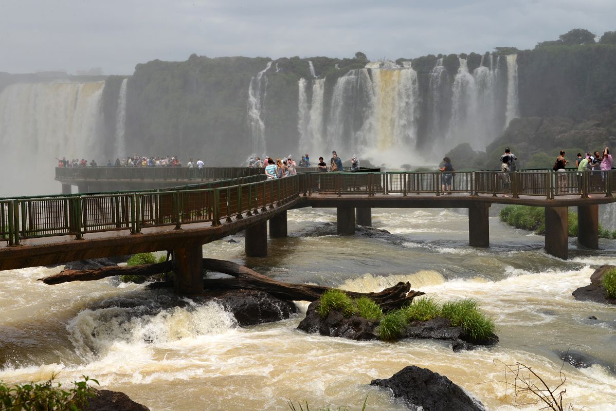 20 Garganta Del Diablo Devils Throat Iguazu Falls Brazil Viewing Platform
